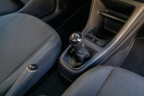 Volkswagen Up BASE 27