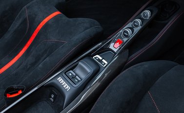 Ferrari F8 Spider 14