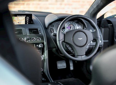 Aston Martin V12 Vantage S 15