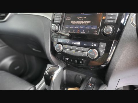 Nissan Qashqai DIG-T TEKNA DCT 27