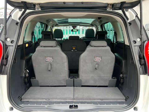 Peugeot 5008 1.6 5008 Allure Blue HDi S/S 5dr 42