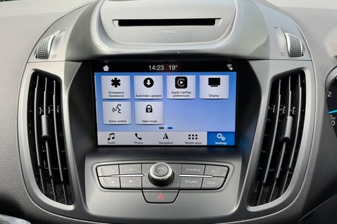 Ford Kuga ST-LINE AUTOMATIC -ONE OWNER- FORD SERVICE HISTORY - APPLE CARPLAY 36