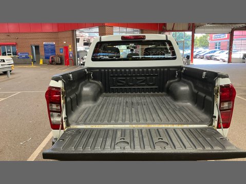 Isuzu D-Max Utility | 1.9 LT | Double Cab | Tow Bar | Air Con | EURO 6 | NO VAT 5