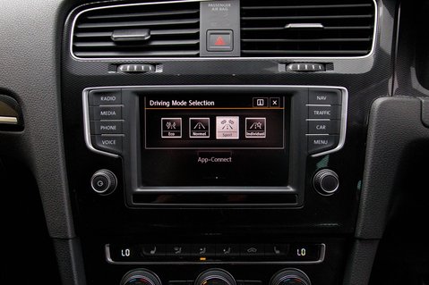 Volkswagen Golf GTI DSG 29