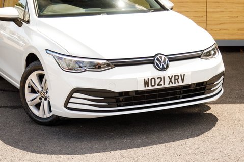 Volkswagen Golf LIFE TSI 10