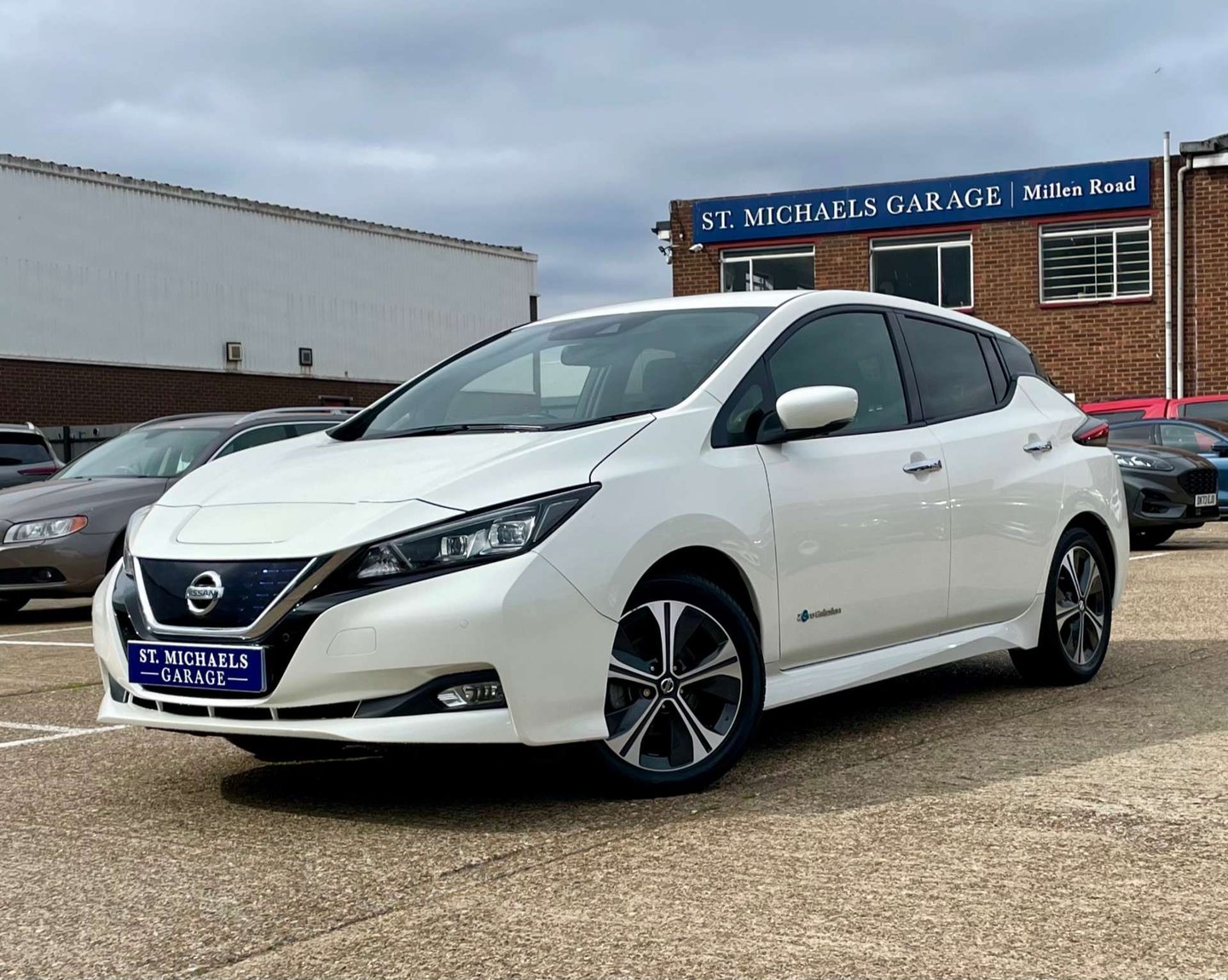 2018 NISSAN LEAF