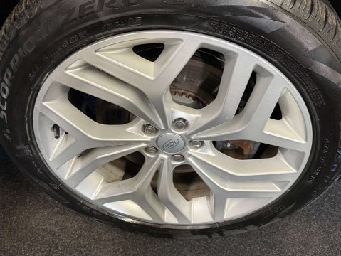 Land Rover Range Rover Evoque 2.0 Range Rover Evoque R-Dynamic SE D MHEV Auto 4WD 5dr 10