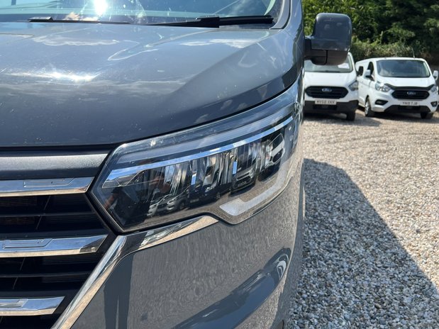 Renault Trafic AUTO SWB L1 Sl28 Sport Edc Dci Air Con Alloys Sensors Cruise EURO 6 20