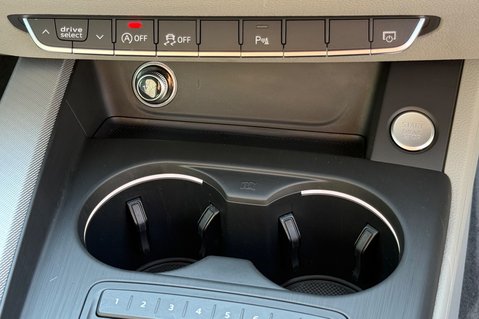 Audi A4 AVANT TDI ULTRA SPORT - APPLE CAR PLAY - CC - ROCK GREY LEATHER - 39