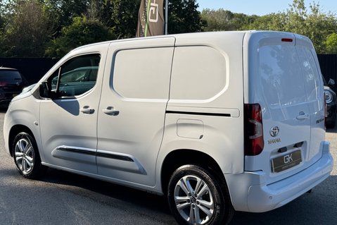 Toyota Proace City L1 DESIGN - NO VAT - AUTO - 1.5 DIESEL - REVERSE CAM - CARPLAY 2