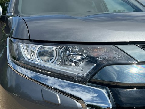 Mitsubishi Outlander PHEV DYNAMIC 14