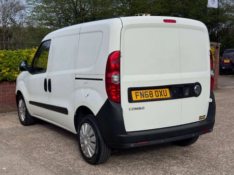 Vauxhall Combo 1.2 Combo 2300 CDTi S/S 11