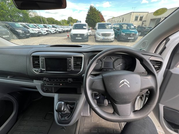 Citroen Dispatch XLWB L3H1 Enterprise 1400 Air Con Camera Sensors EURO 6 NO VAT 44