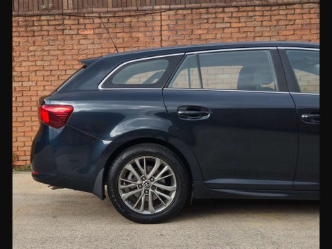 Toyota Avensis 1.6 Avensis Business Edition D-4D 5dr 15