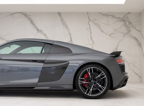 Audi R8 V10 Performance Carbon Black 29
