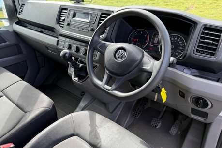 Volkswagen Crafter CR35 TDI L H/R P/V STARTLINE 13