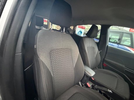 Ford Fiesta TITANIUM 10