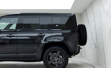 Land Rover Defender 110 X-Dynamic S D300 MHEV 25