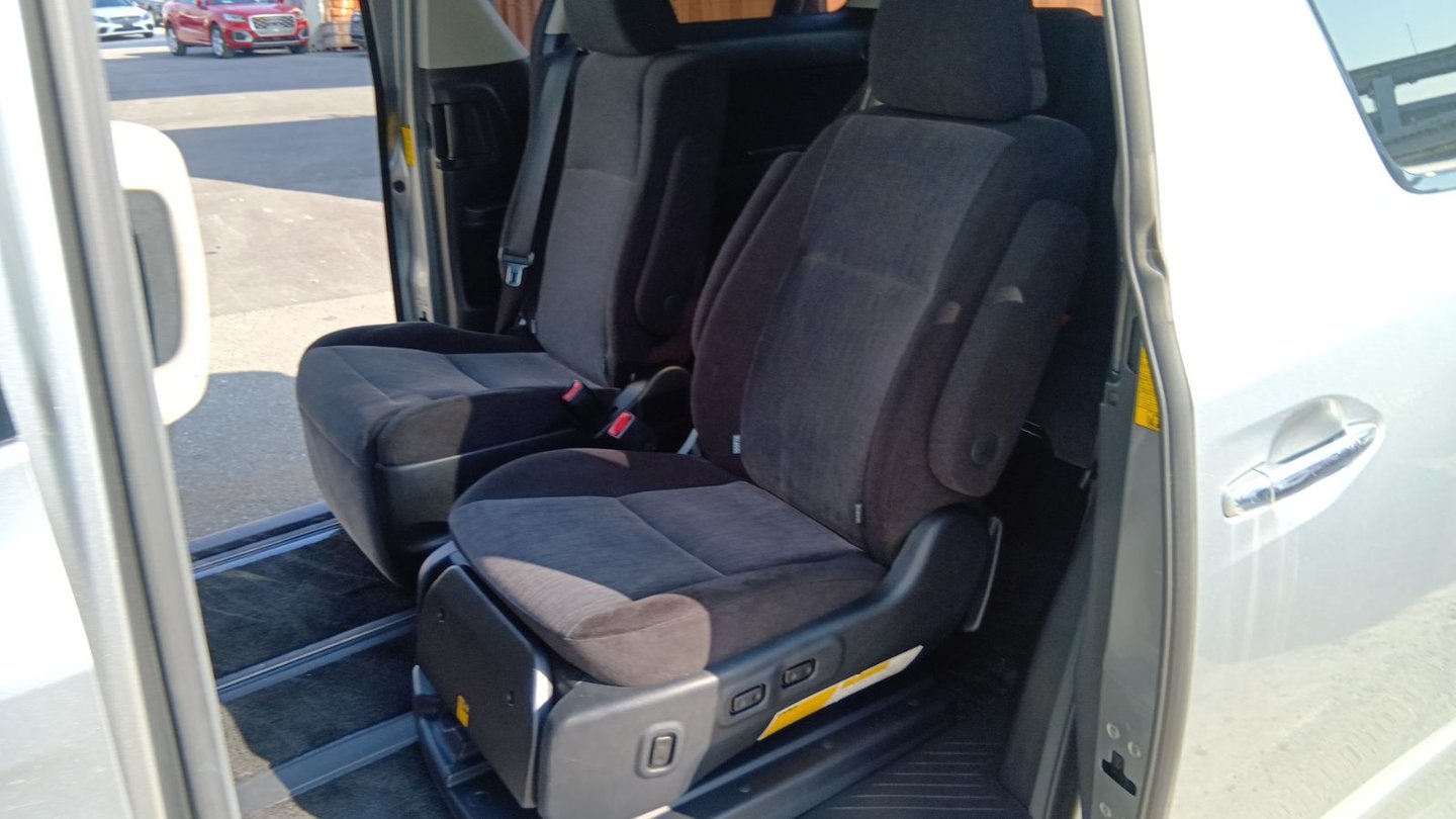 2012 Toyota Alphard JDM car for sale — photo 13 of 25