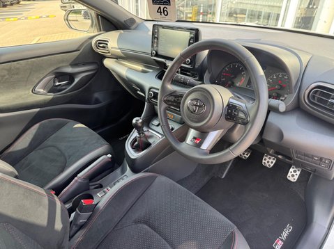 Toyota Yaris GR-Y CIRCUIT 20