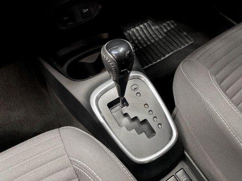 Toyota Yaris 1.5 VVT-h Icon Hatchback 5dr Petrol Hybrid E-CVT Euro 6 (s/s) (100 ps) Air 17