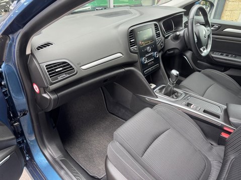 Renault Megane ICONIC TCE 35