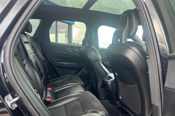 Volvo XC60 T5 R-DESIGN AWD PETROL AUTO 23