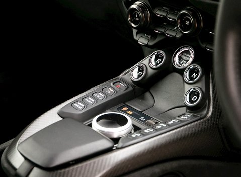 Aston Martin V8 Vantage 18