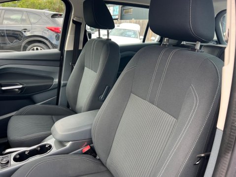 Ford Grand C-Max 2.0 TDCi Titanium Powershift Euro 5 5dr 27