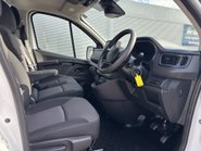 Renault Trafic LH30 Advance 150ps dCi Panel Van 18