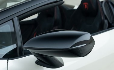 Lamborghini Huracan Spyder LP640-4 Performante 34