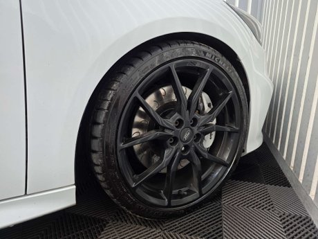 Ford Focus 2.3T EcoBoost RS Hatchback 5dr Petrol Manual AWD Euro 6 (s/s) (350 ps) 29