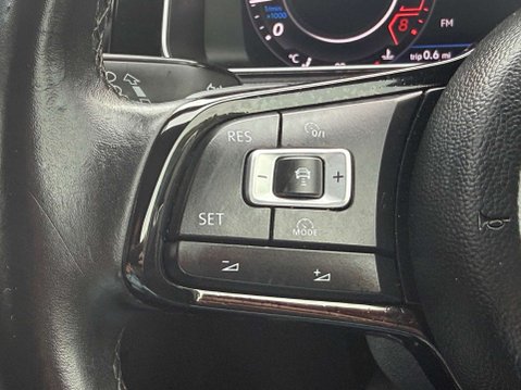 Volkswagen Golf 2.0 TSI R Hatchback 5dr Petrol DSG 4Motion Euro 6 (s/s) (300 ps) 34