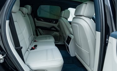 Porsche Cayenne V6 E-Hybrid 15