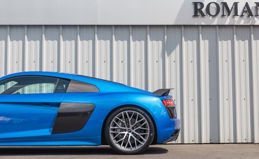 Audi R8 V10 Plus 30