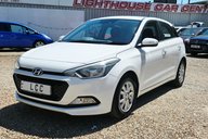 Hyundai i20 MPI SE.AUTOMATIC..1 PREVIOUS OWNER,18 STAMPS,AIR CON,LAST OWNER  9 YEARS. 4