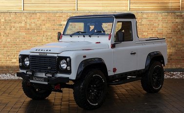 Land Rover Defender 90 Bowler Edition 22
