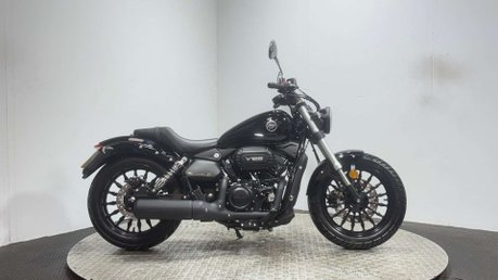 Keeway RKV 2025 ONLY 571 MILES LOW RIDER 125CC CRUISER LEARNER BIKE 1