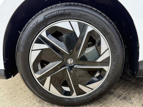 MG MG4 64kWh SE Long Range Hatchback 5dr Electric Auto (203 ps) 18