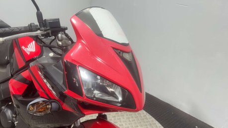 Honda CBR CBR125 2010 FUEL INJECTED PROJECT LEARNER SPORTS BIKE 125CC 28