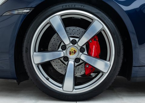 Porsche 911 Carrera S (992) 