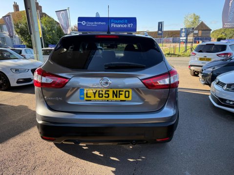 Nissan Qashqai 1.6 dCi Tekna 4WD Euro 6 (s/s) 5dr 12