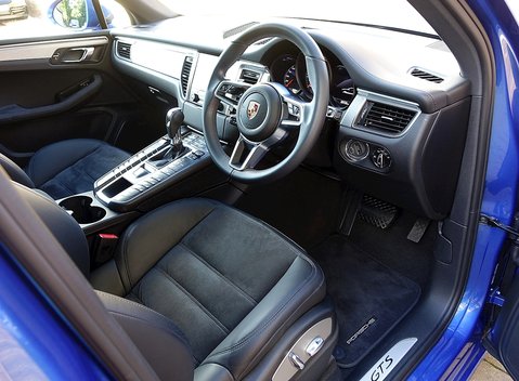 Porsche Macan GTS 14