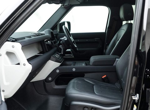 Land Rover Defender SE 10