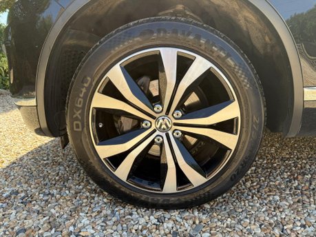 Volkswagen Touareg 3.0 TDI V6 BlueMotion Tech R-Line SUV 5dr Diesel Tiptronic 4WD Euro 6 (s/s) 15