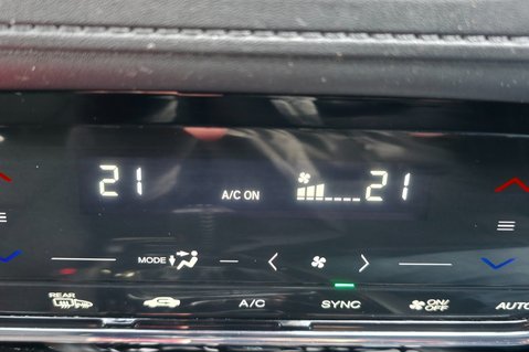 Honda HR-V 1.5 I-VTEC SE LOOK! JUST 49000 MILES! 4 MAIN DEALER SERVICES  23