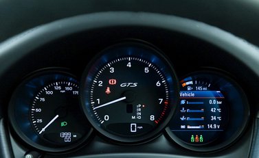 Porsche Macan GTS 18