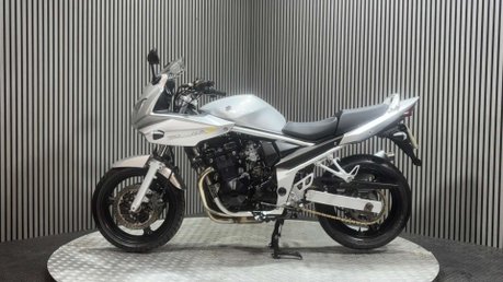 Suzuki Bandit 2005 18K NEW MOT IDEAL FIRST BIG BIKE A2 650CC COMMUTER BIKE 6