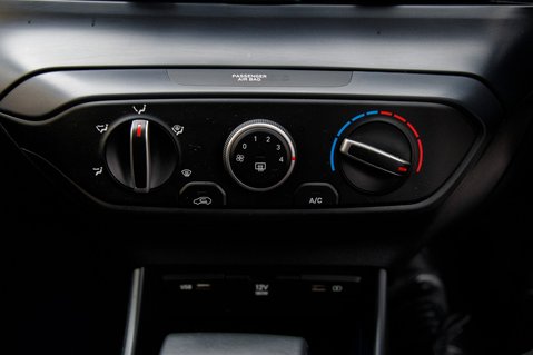 Hyundai BAYON T-GDI SE CONNECT DCT MHEV 33