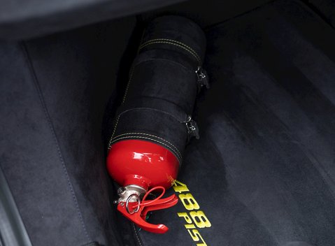 Ferrari 488 Pista 22